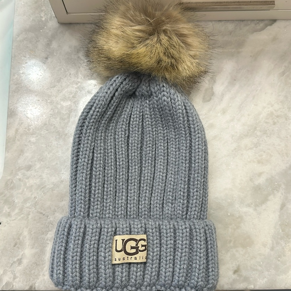 NWT in Bag Ugg Pom Hat